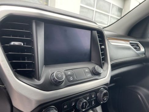 Used 2023 GMC Acadia SLE w/ Driver Convenience Package image 15