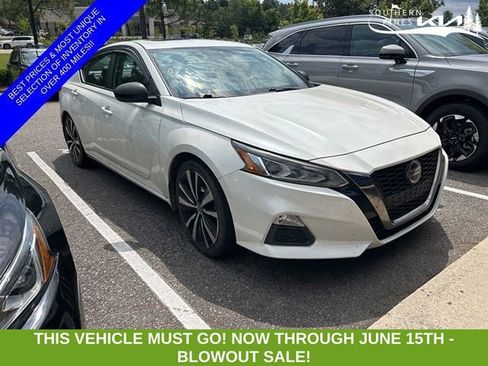 Used 2020 Nissan Altima 2.5 SR w/ Premium Package FWD image 1