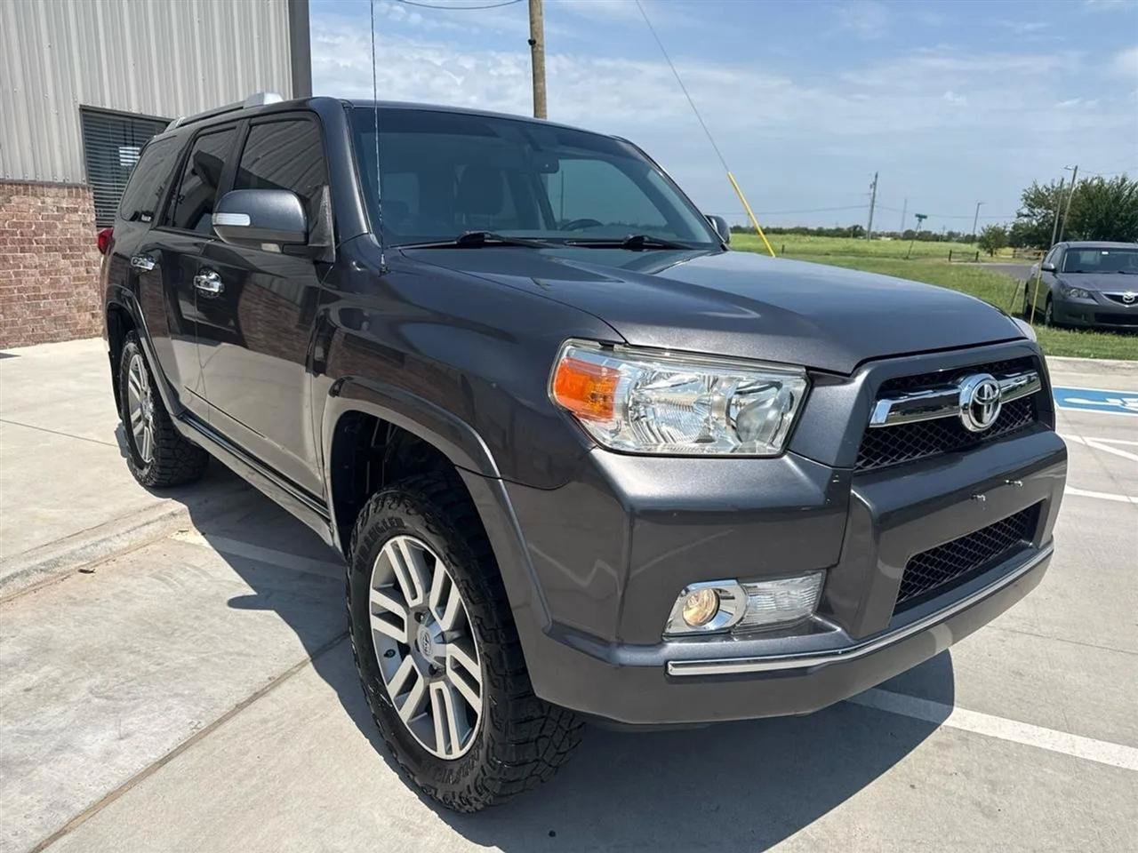 Used 2011 Toyota 4Runner Limited w/ Convenience Pkg AWD/4WD image 8