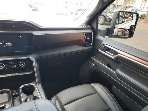 Used 2024 GMC Sierra 2500 Denali w/ Denali Reserve Package image 15