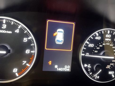 Used 2024 Subaru Crosstrek 2.0i Premium image 14