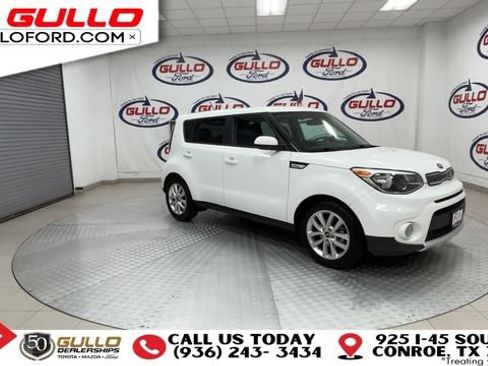 Used 2017 Kia Soul + FWD image 2