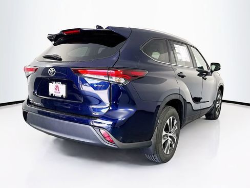 New 2026 Toyota Highlander XLE image 9