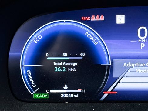 Used 2025 Toyota Crown Signia AWD/4WD image 30