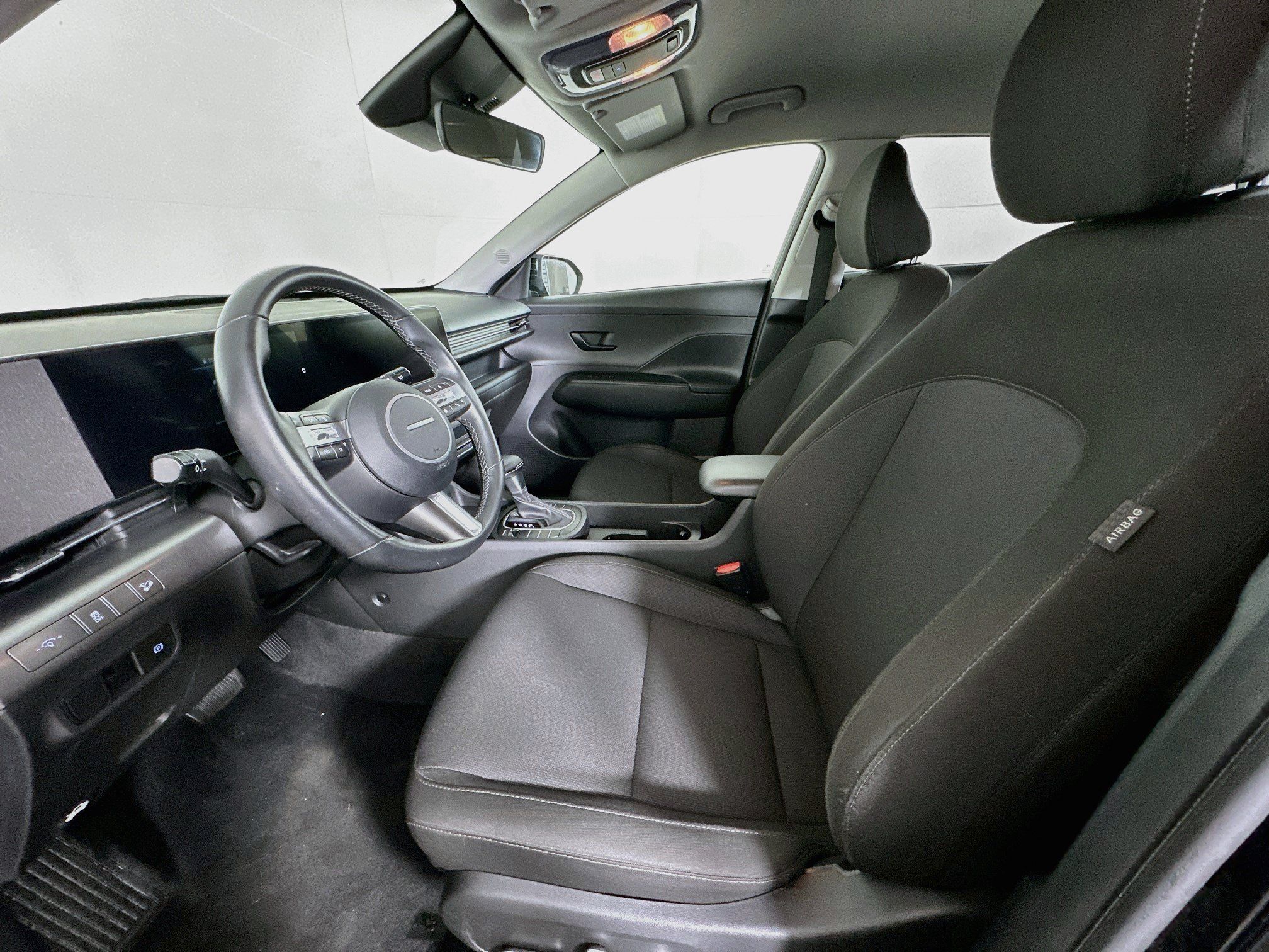 Used 2025 Hyundai Kona SEL FWD image 13