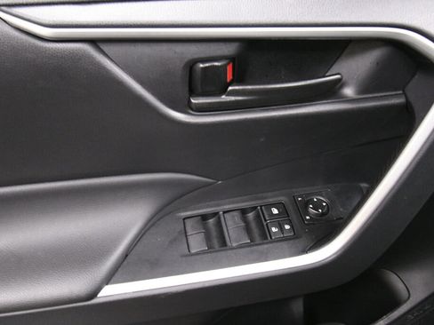 Used 2024 Toyota RAV4 LE AWD/4WD image 12