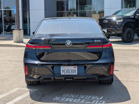 Used 2023 BMW 740i w/ Parking Assistance Package image 6