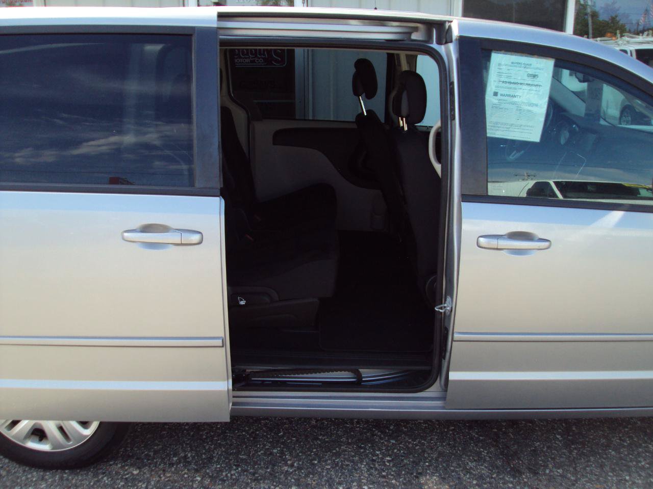Used 2017 Dodge Grand Caravan SE w/ Power Window Group FWD image 10