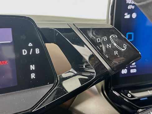 Used 2023 Volkswagen ID.4 2WD image 25