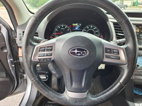Used 2013 Subaru Outback 2.5i Limited AWD/4WD image 9