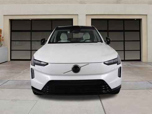 New 2025 Volvo EX90 Ultra image 2