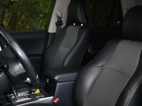 Used 2023 Toyota 4Runner SR5 Premium image 12