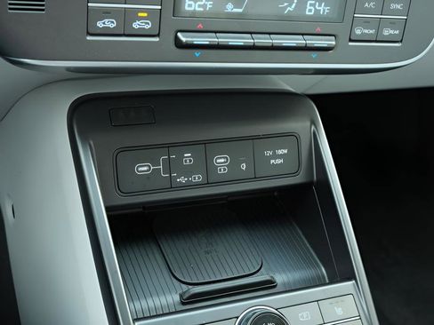 Used 2024 Hyundai Kona SEL w/ Convenience Package image 20