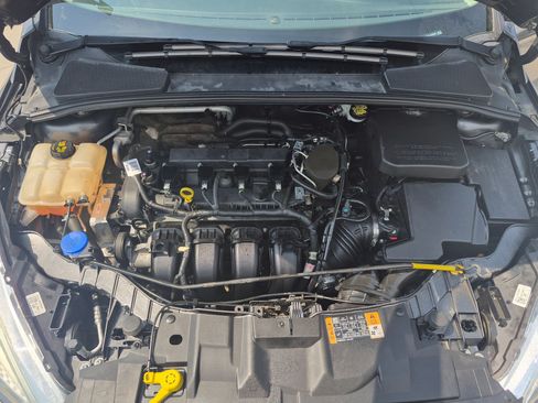 Used 2015 Ford Focus SE w/ SE Cold Weather Package FWD image 30