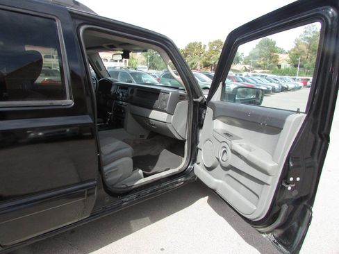 Used 2007 Jeep Commander Sport RWD image 10