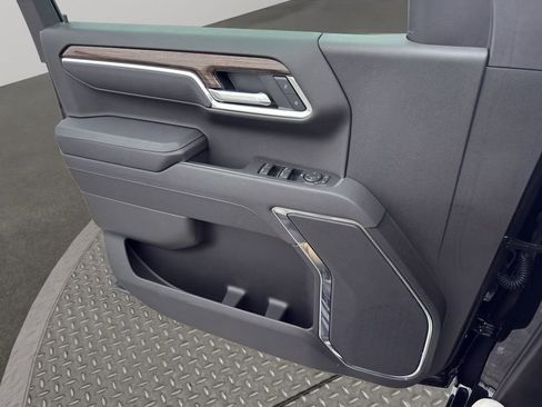 New 2026 GMC Sierra 1500 Elevation image 16