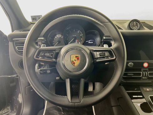 Certified 2023 Porsche Macan AWD/4WD image 12