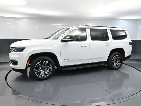 Used 2023 Jeep Wagoneer Series II AWD/4WD image 10