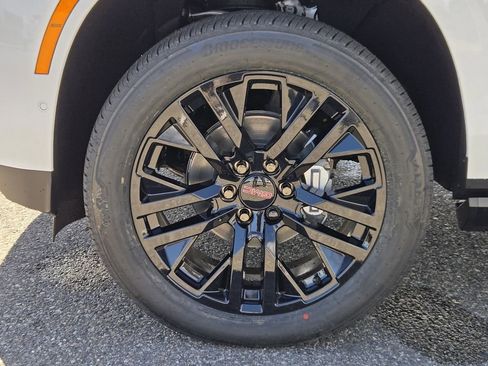 New 2026 GMC Yukon XL Denali AWD/4WD image 9