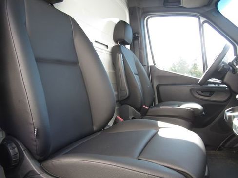 Used 2023 Mercedes-Benz Sprinter 3500 image 23