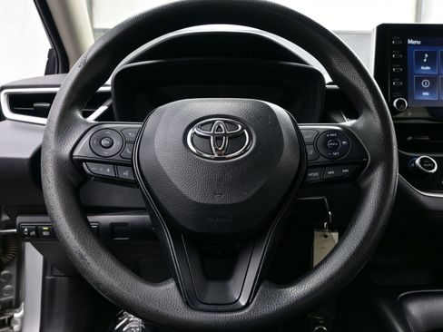 Used 2021 Toyota Corolla LE image 20