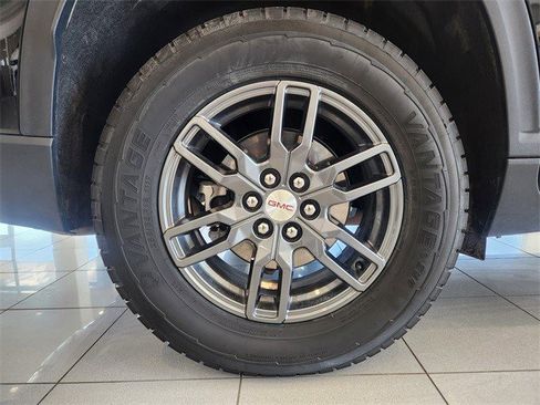 Certified 2025 GMC Acadia Elevation image 16