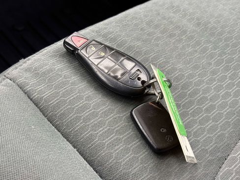 Used 2018 RAM 1500 Express w/ Express Value Package image 29