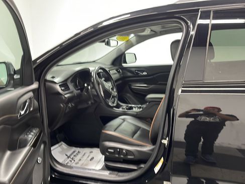 Used 2023 GMC Acadia AT4 w/ Preferred Package AWD/4WD image 2