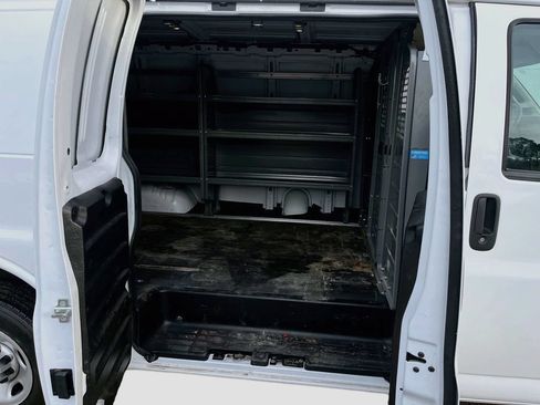 Used 2024 Chevrolet Express 2500 RWD image 23
