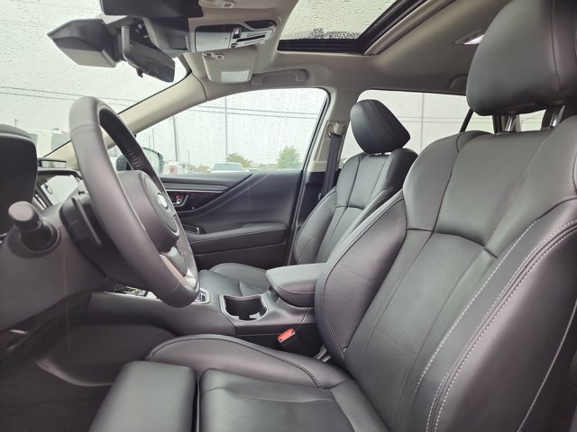Used 2025 Subaru Outback Touring AWD/4WD image 10