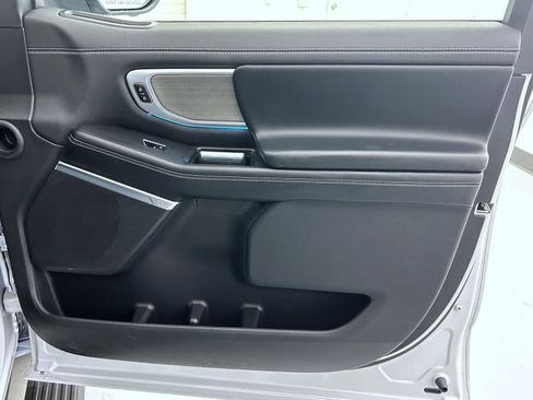Used 2025 Ford Expedition Platinum AWD/4WD image 18