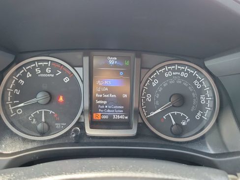 Certified 2023 Toyota Tacoma TRD Off-Road AWD/4WD image 22