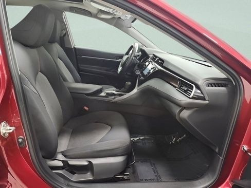 Used 2020 Toyota Camry LE image 15