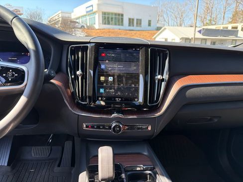 Used 2023 Volvo XC60 B5 Plus w/ Protection Package Premier image 22