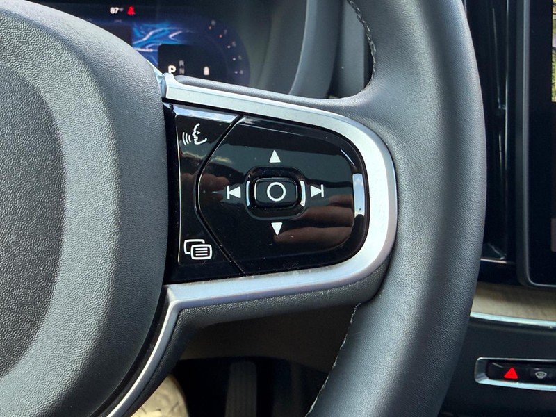 Certified 2026 Volvo XC60 B5 Plus AWD/4WD image 20