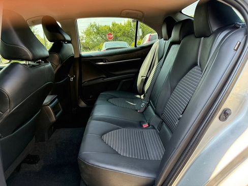 Used 2022 Toyota Camry SE w/ Carpet Mat Package (TMS) AWD/4WD image 20