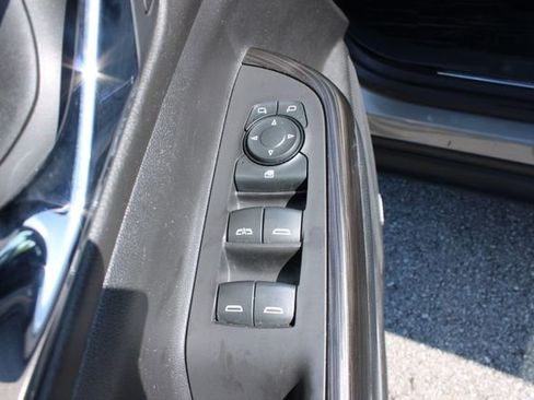 Used 2019 GMC Acadia SLT AWD/4WD image 11