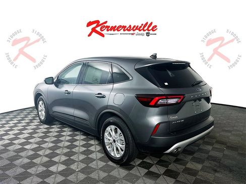 Used 2025 Ford Escape Active image 5