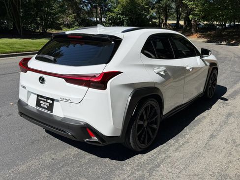 Used 2019 Lexus UX 200 F Sport w/ F Sport Premium Package FWD image 9