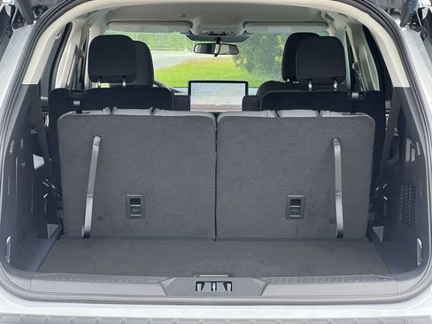 New 2026 Ford Explorer Active RWD image 17