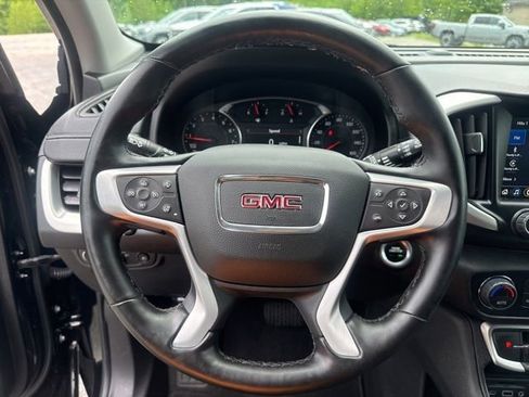 Used 2024 GMC Terrain SLT AWD/4WD image 12