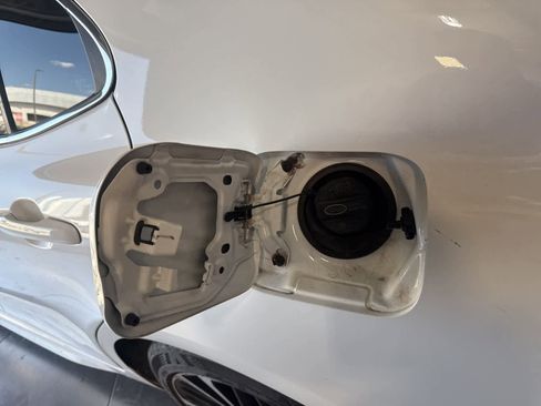 Used 2019 Toyota Camry SE FWD image 9