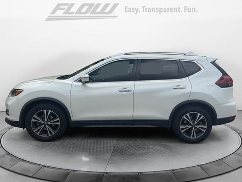 Used 2019 Nissan Rogue SV w/ Premium Package FWD image 5