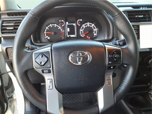Used 2021 Toyota 4Runner SR5 image 22