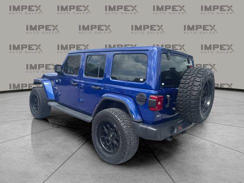 Used 2018 Jeep Wrangler Unlimited Sahara w/ Dual Top Group AWD/4WD image 2