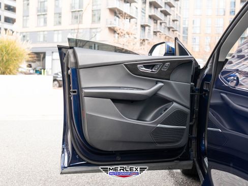 Used 2021 Audi Q8 Premium Plus w/ Premium Plus Package image 43