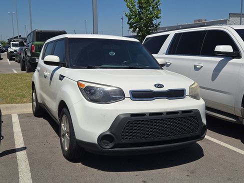 Used 2015 Kia Soul FWD image 4