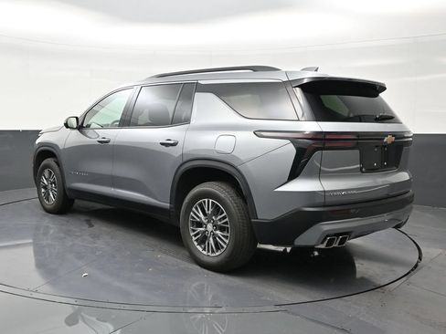 Used 2024 Chevrolet Traverse LS FWD image 3