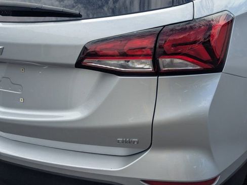 Used 2022 Chevrolet Equinox LS image 4