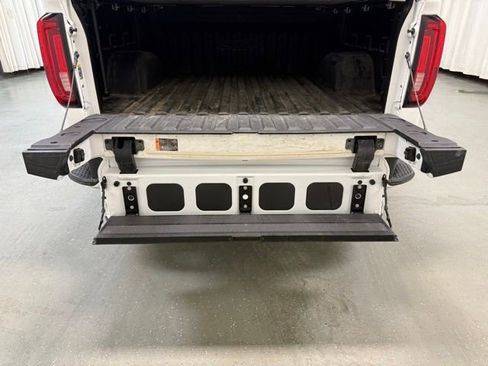 Used 2021 GMC Sierra 1500 AT4 w/ AT4 Premium Package AWD/4WD image 9